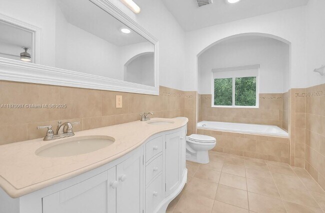 Building Photo - 2621 SW 18th St