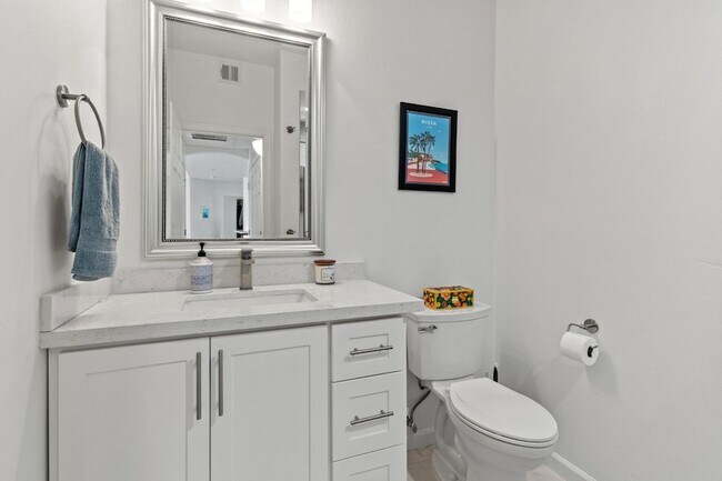 Building Photo - 14000 N 94th St