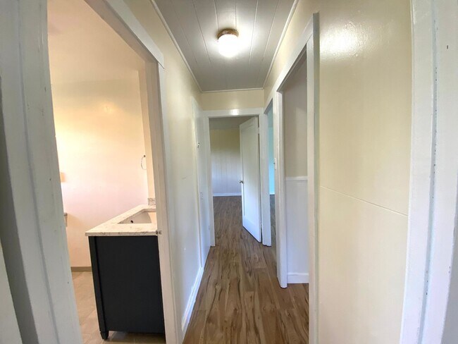 Building Photo - Charming 2-Bedroom Home in Prime Waimea Location