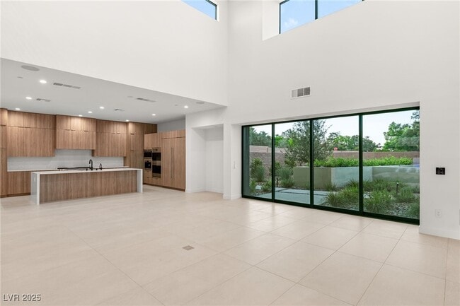 Building Photo - 7385 Heron Cyn Ct