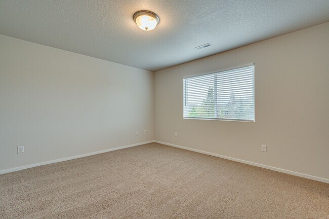 Building Photo - Coming Soon!  Beautiful Three Bedroom in Taverner Ridge!