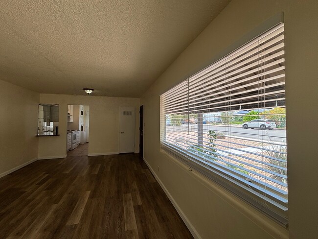 Building Photo - 1337 Melville Dr