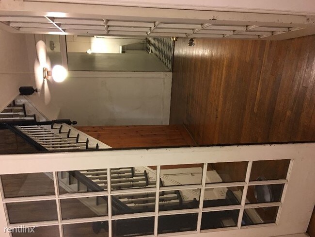 Building Photo - 1 br, 2 bath Apartment - 1102 N. Mangum