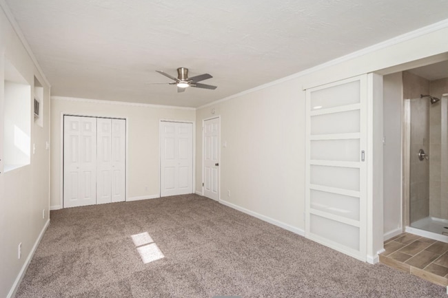Building Photo - 4/2 + Detached Studio & Pool! One Property...