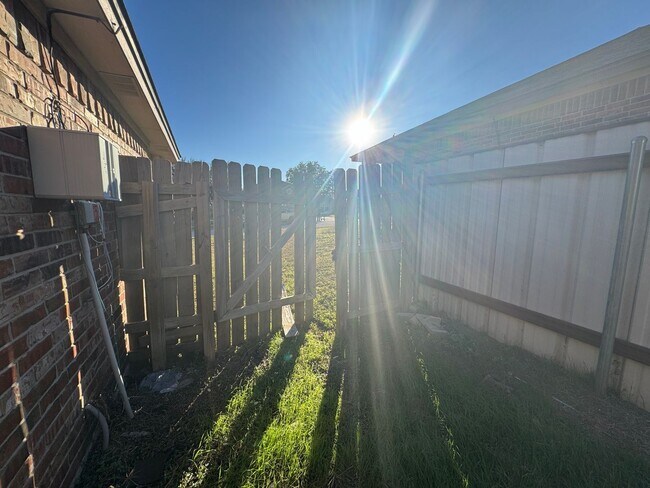 Building Photo - 3003 Baldwin Loop