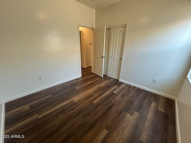 Building Photo - 7210 S 41st Dr