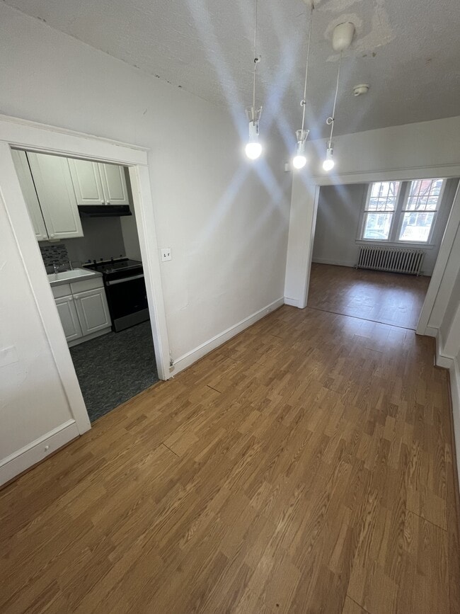 Building Photo - 450 New Dorwart St