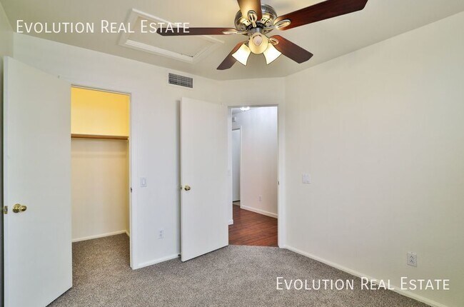 Building Photo - 3226 E Sequoia Dr
