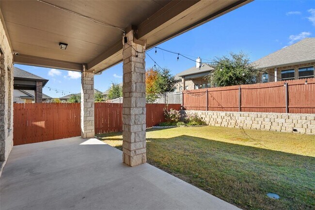 Building Photo - 2909 Zelma Dr