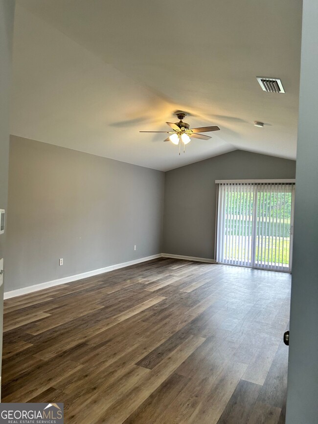 Building Photo - 136 Hamilton Dr