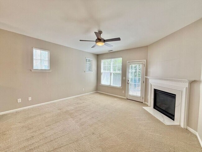 Building Photo - 3021 Parkersburg St