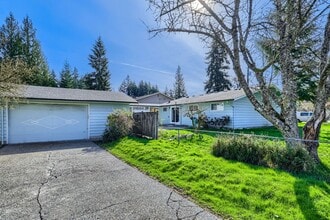 Building Photo - Lightly Updated 4 Bed Everett Home w/ Large Detached Garage/Workshop!