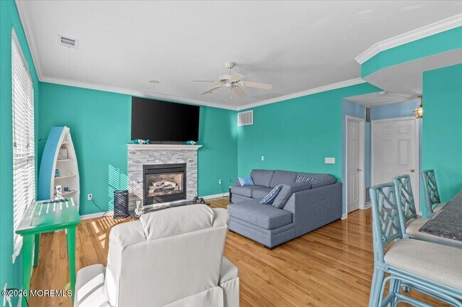 Building Photo - 297 Bayview Ave