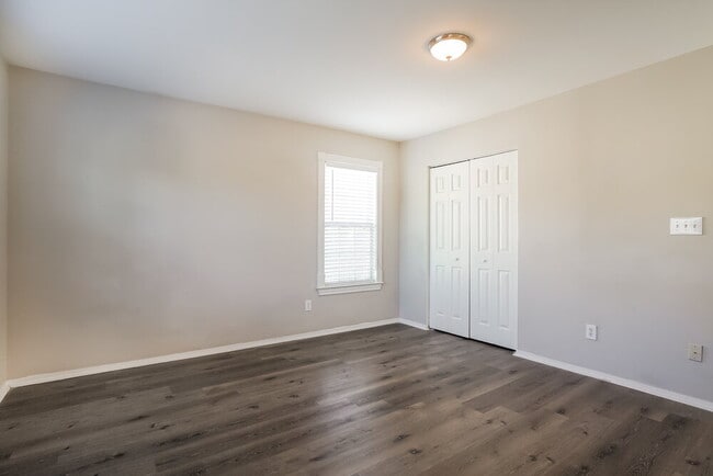 Building Photo - 5001 Satinwood Dr