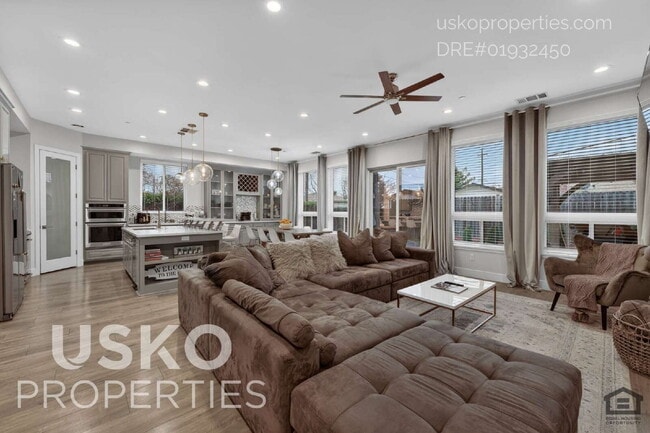 Building Photo - 103 Lazy Oak Ln