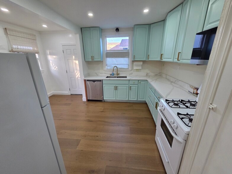 Building Photo - 3916 Quigley St