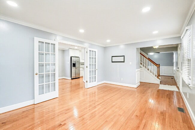 Building Photo - Welcome Home!!