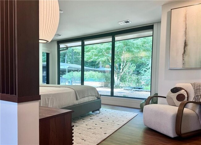 Building Photo - 1904 Lenox Rd NE