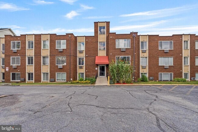 Building Photo - 3000 7th St NE