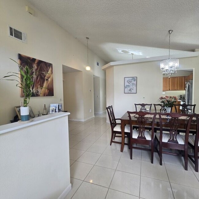 Building Photo - 3 Bdrm 2 Bath With Office in Waterford Lak...