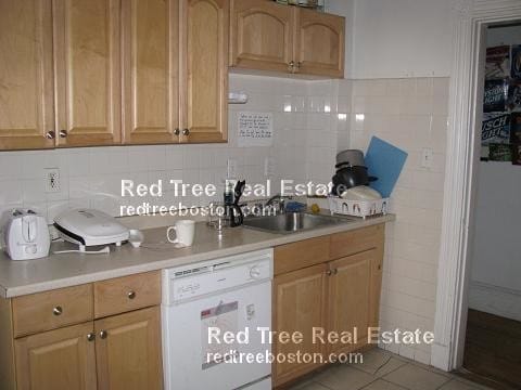 Building Photo - 18 Glenville Terrace