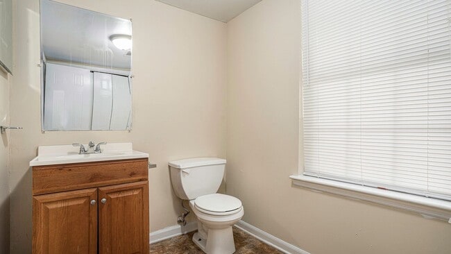 Building Photo - 3 bdrm, 2.5 bath in Lithonia