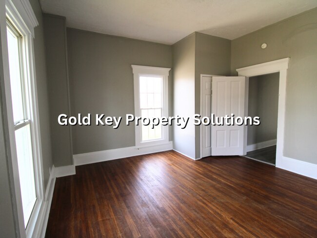 Building Photo - 803-807 High Street