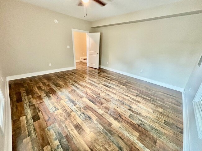 Building Photo - Fully Remodeled 3BR Gem in Frankfort