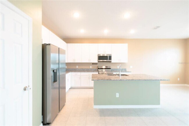 Building Photo - 2203 Pigeon Plum Dr