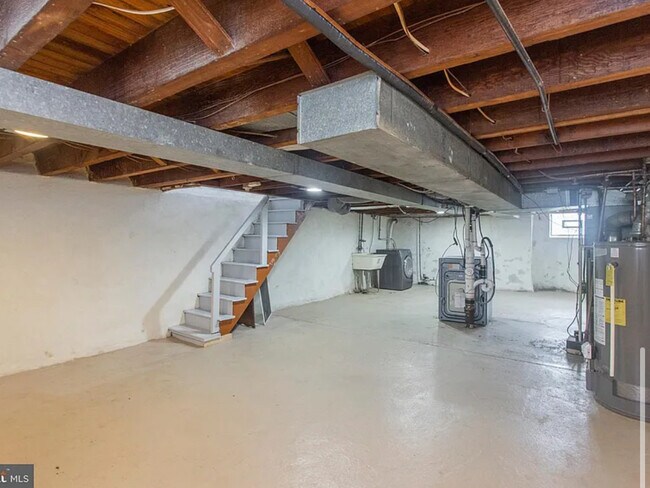 Building Photo - 4133 Lawndale St