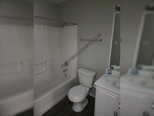 Building Photo - 3608 Garden Springs Dr