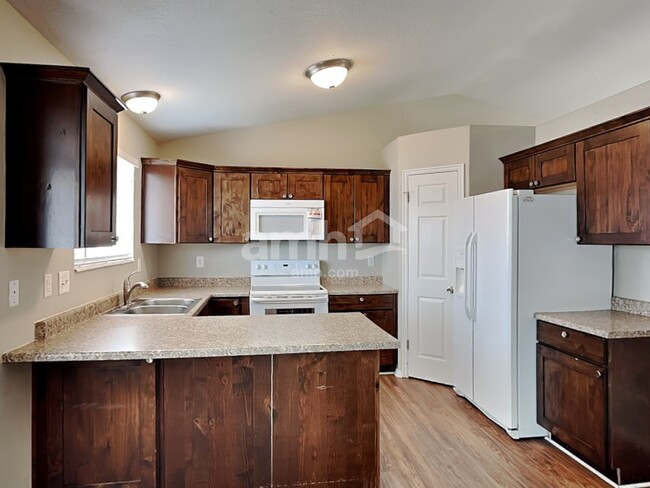 Building Photo - 498 N 500 W