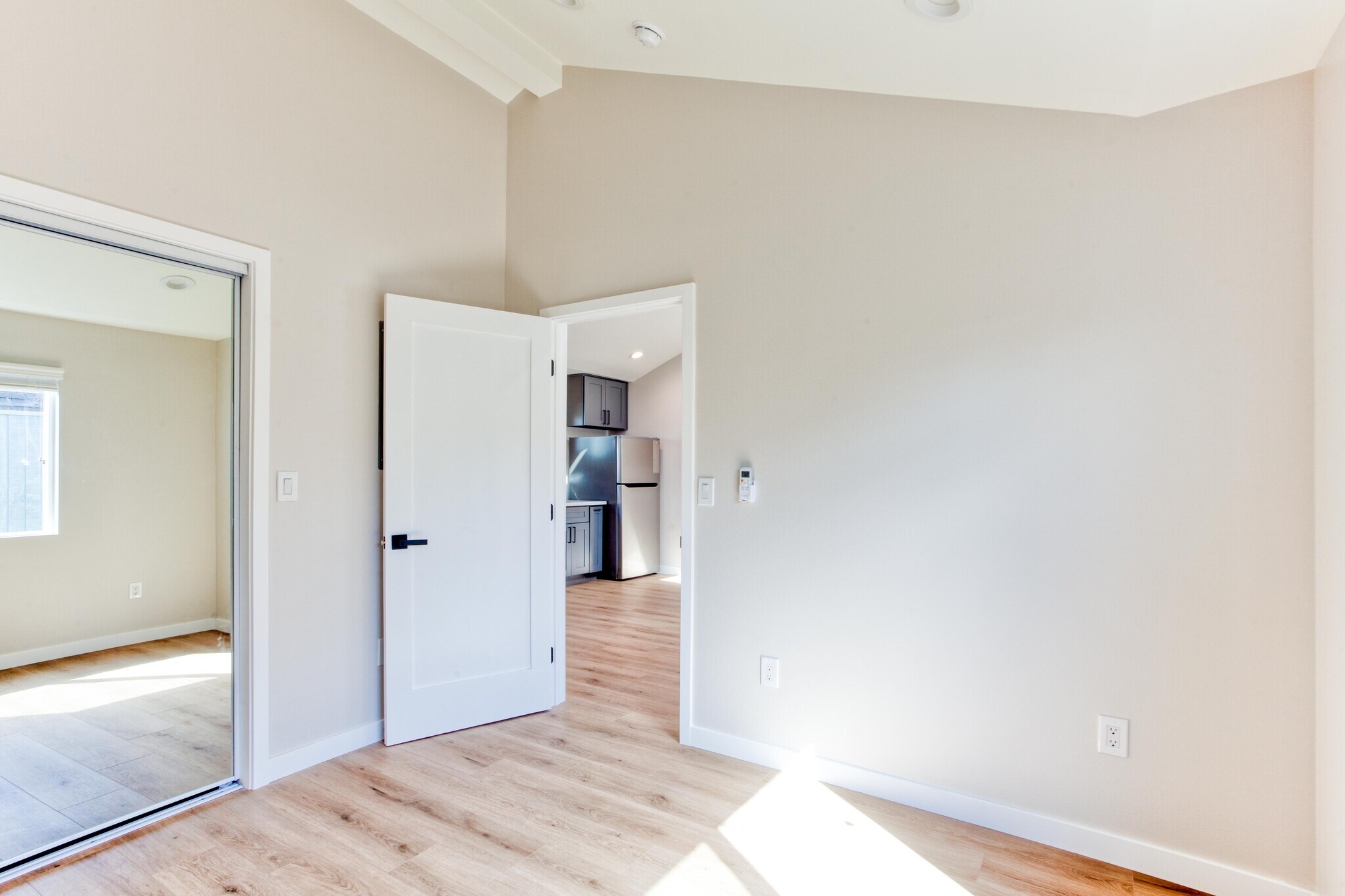 Building Photo - 630 E San Antonio Dr