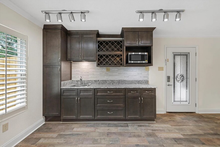 Building Photo - 273 Leafy Hollow Ln