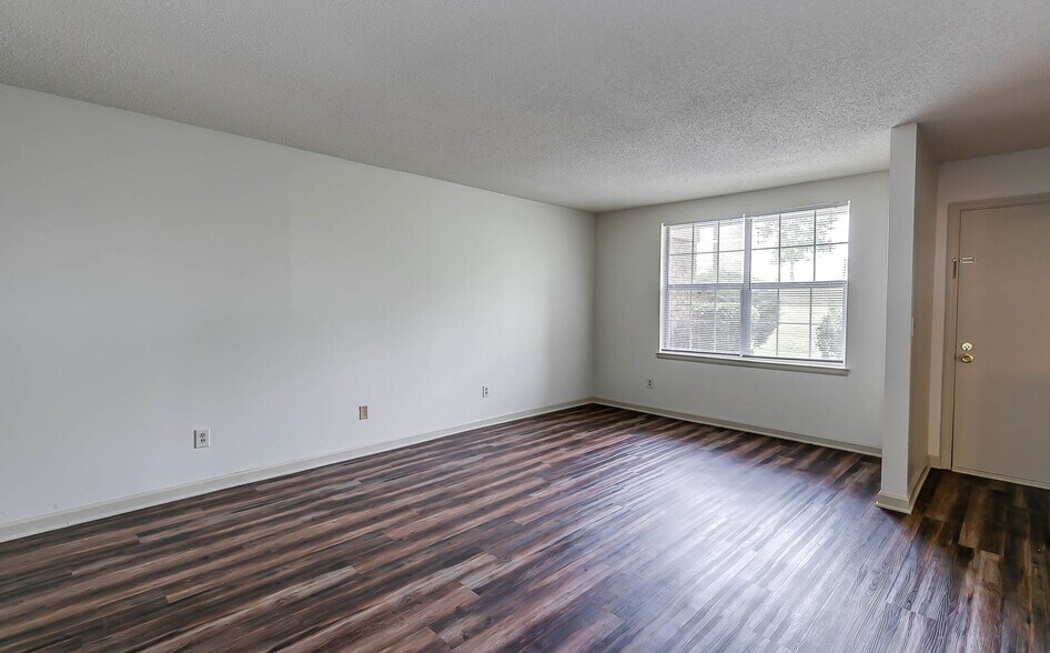 Building Photo - 1301 Neelys Bend Rd