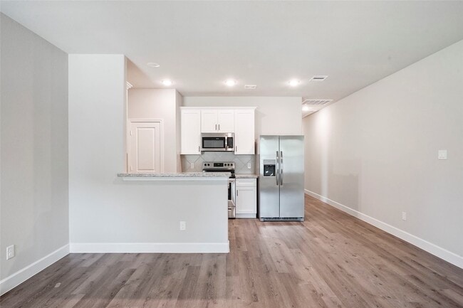 Building Photo - 412 Avenue H