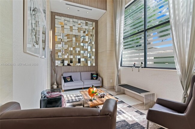 Building Photo - 999 SW 1st Ave