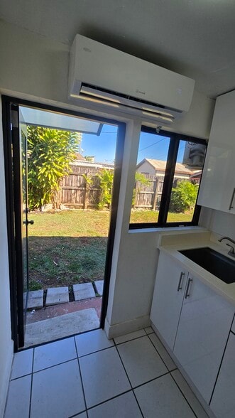 Building Photo - 3301 SW 97th Ave