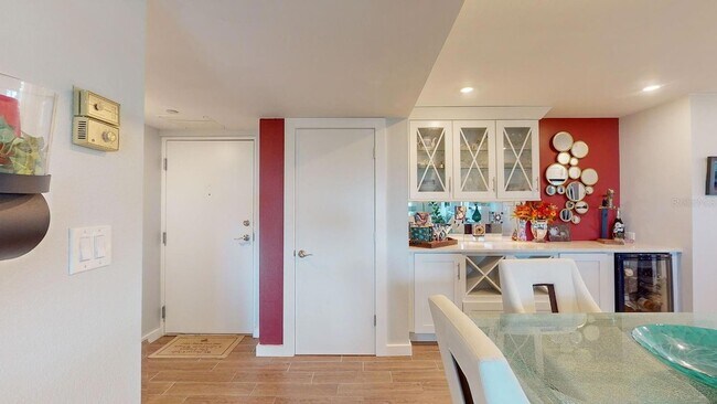 Building Photo - 1120 N Shore Dr NE