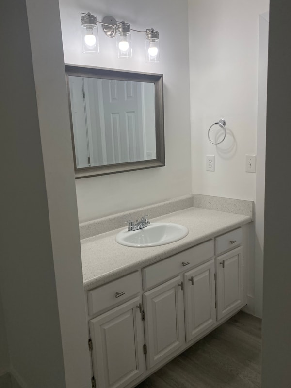 Building Photo - 10163 Guidy Ln