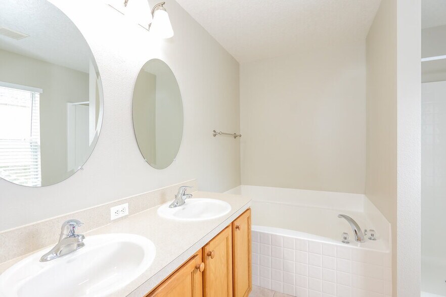 Building Photo - 505 Reddicks Cir