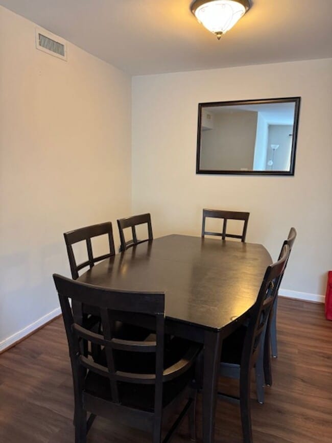 Building Photo - Apartment Located Minutes from Downtown Lexington