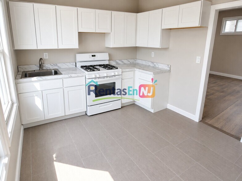 Building Photo - 78 Huntington Terrace