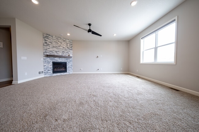 Building Photo - 18196 Goldfinch Wy