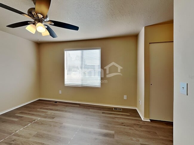 Building Photo - 5551 Geneva Way