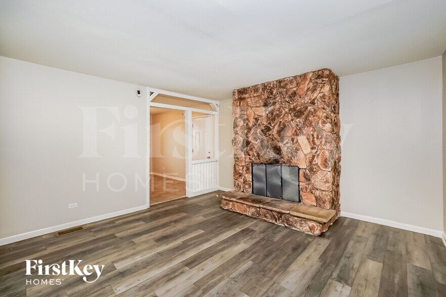 Building Photo - 4200 Arlington Dr