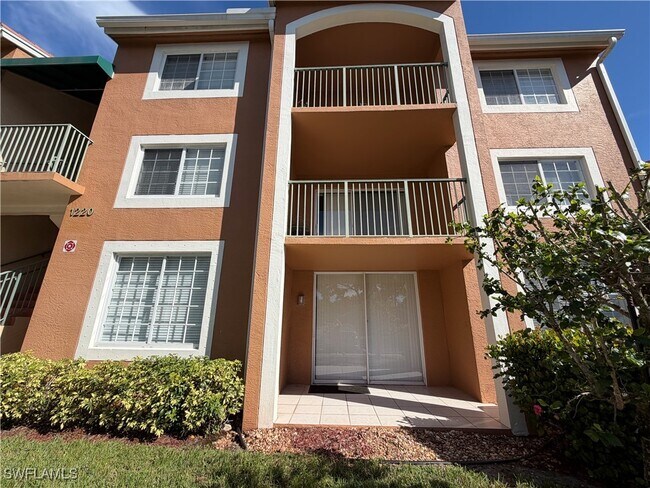 Building Photo - 1220 Wildwood Lakes Blvd