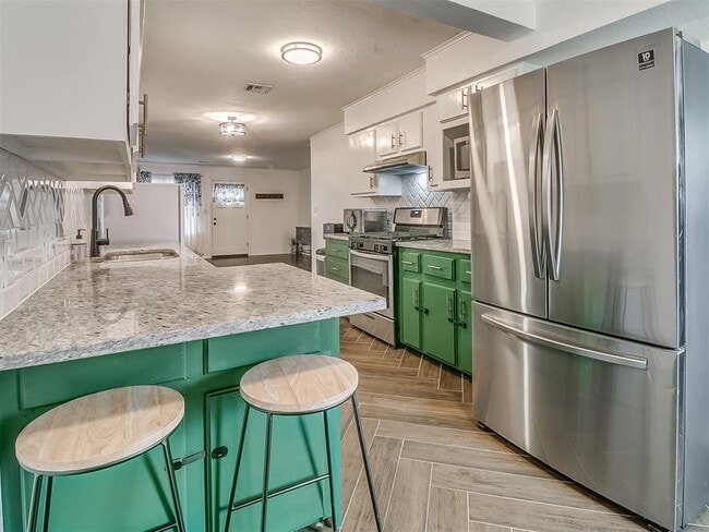 Building Photo - 621 N 16th St