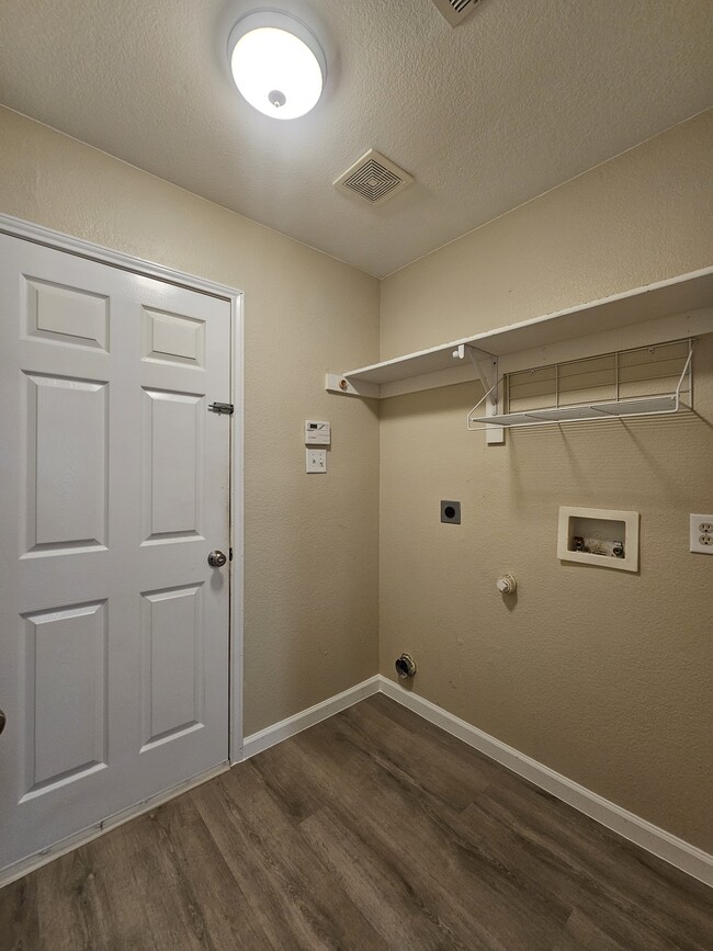 Building Photo - 3516 Valley Forge Dr