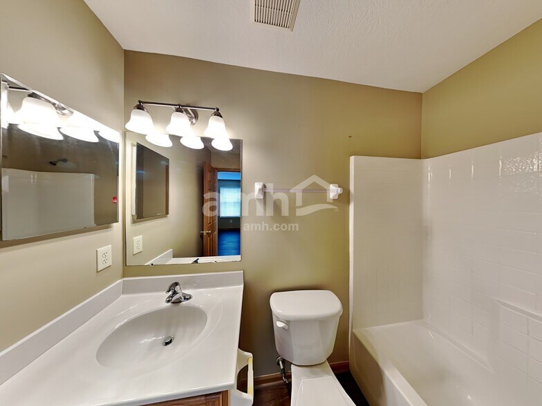 Building Photo - 5822 Annmary Rd